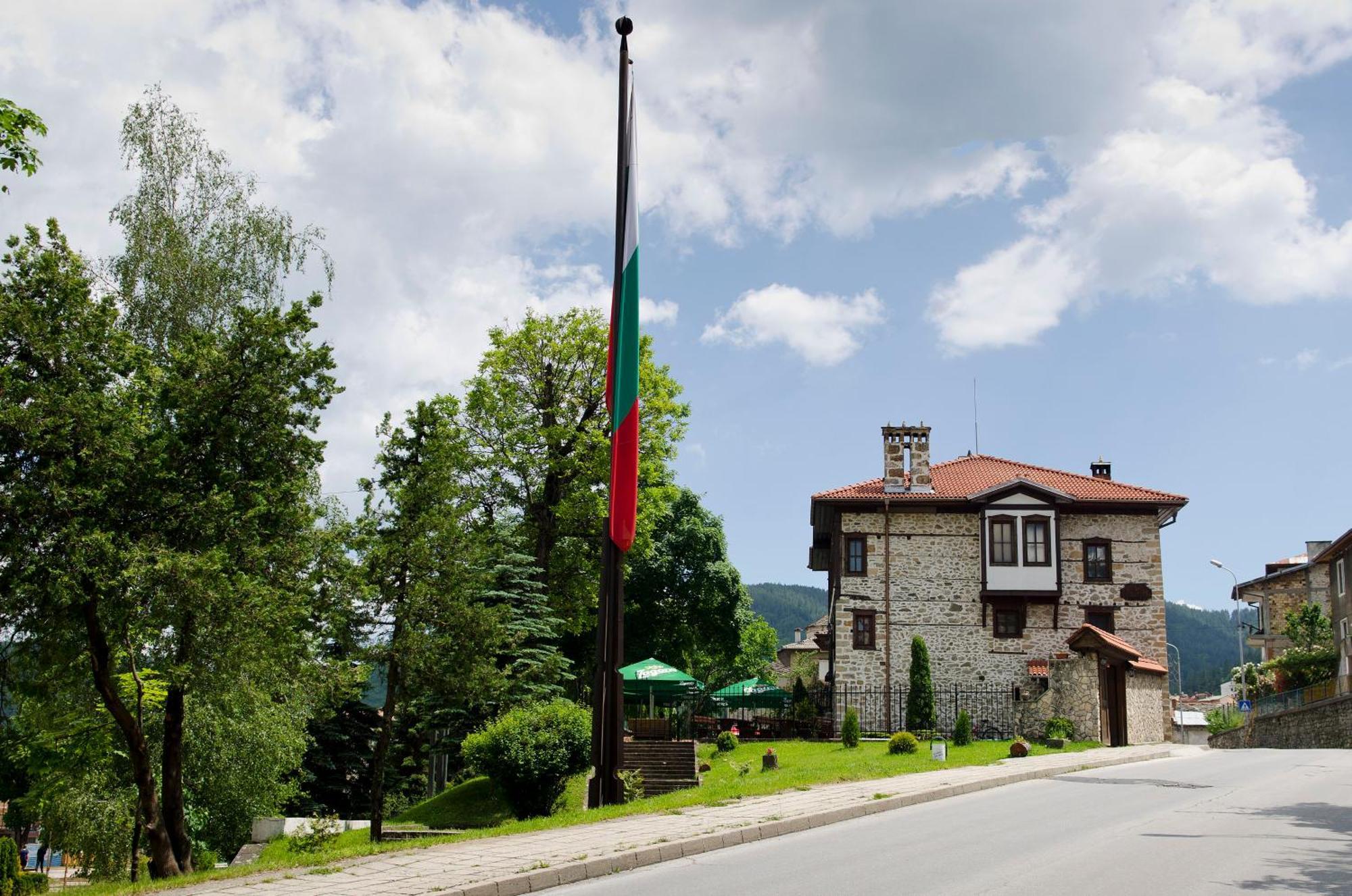 Отель Petko Takov'S House Смолян Экстерьер фото